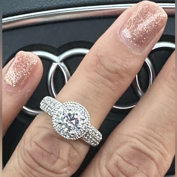 R54. Swarovski Crystal Silver Overlay Wedding engagement Ring - Picture 1 of 5